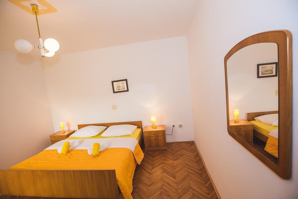 Apartments Renata Banjol Bilik gambar