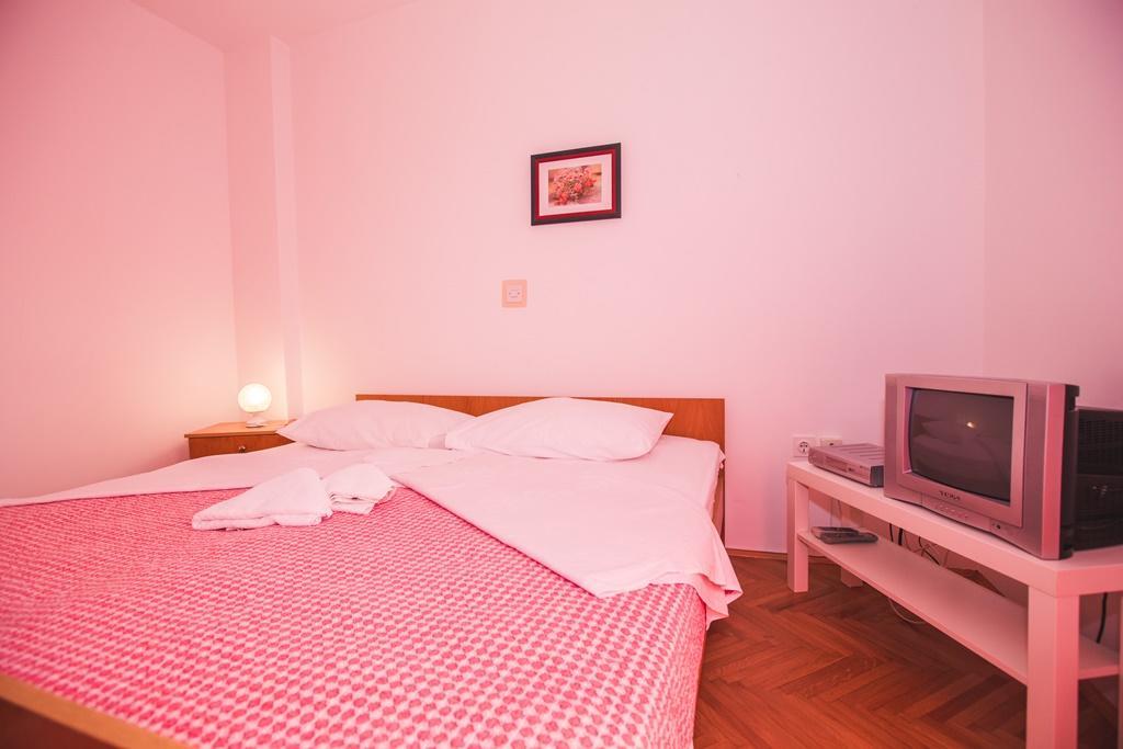 Apartments Renata Banjol Bilik gambar