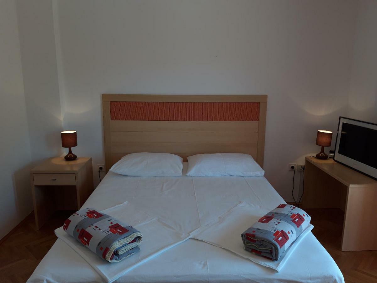 Apartments Renata Banjol Luaran gambar