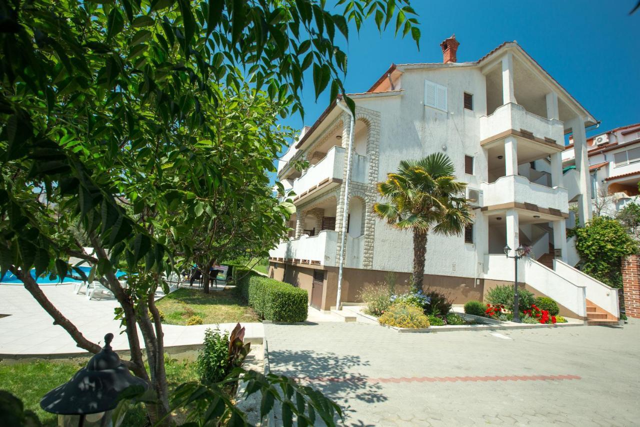 Apartments Renata Banjol Luaran gambar